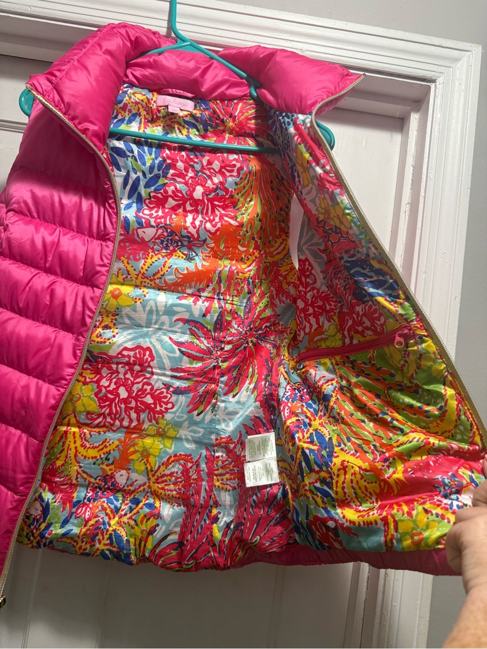 Lilly Pulitzer Hot Pink Quilted Vest with Multicolor Lining - Picture 6 of 12